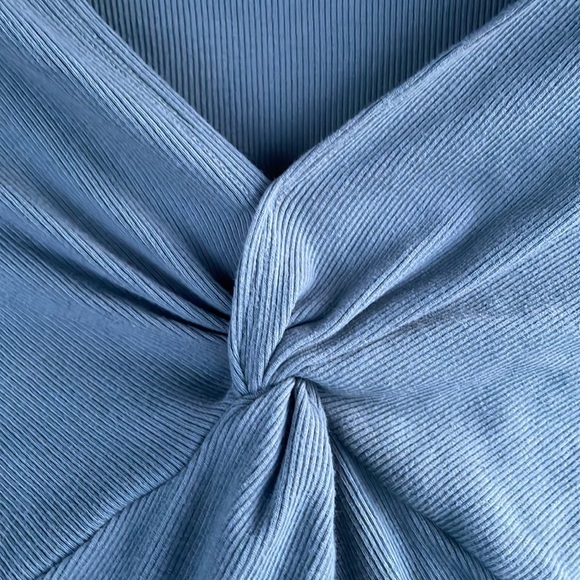 Abercrombie & Fitch Cropped Long Sleeve (Size: Small) - Picture 4 of 5